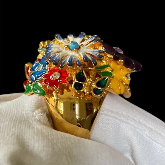 Kenneth Jay Lane “Garden Party” Adjustable Ring - Picture 5 of 10